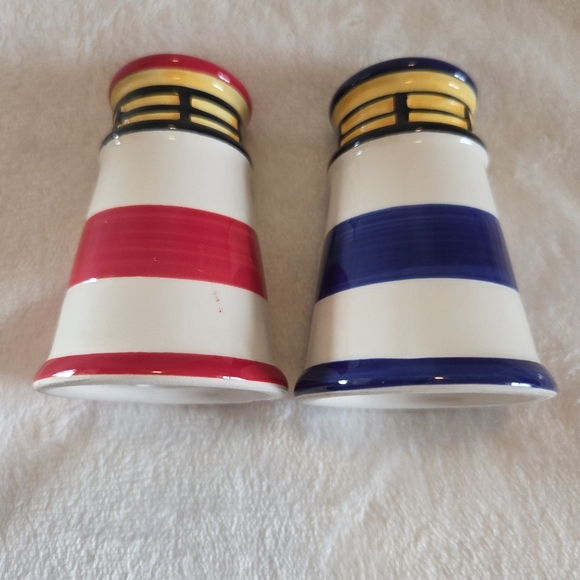 Lighthouse Salt And Pepper Shakers - Picture 5 of 10